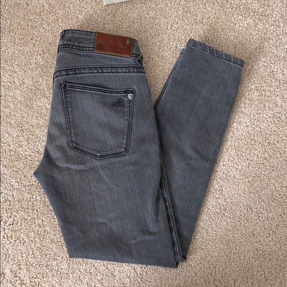 Sold🌱DL1961 “Gently Loved” Grey Amanda Skinny Jeans🌱 - Picture 3 of 7